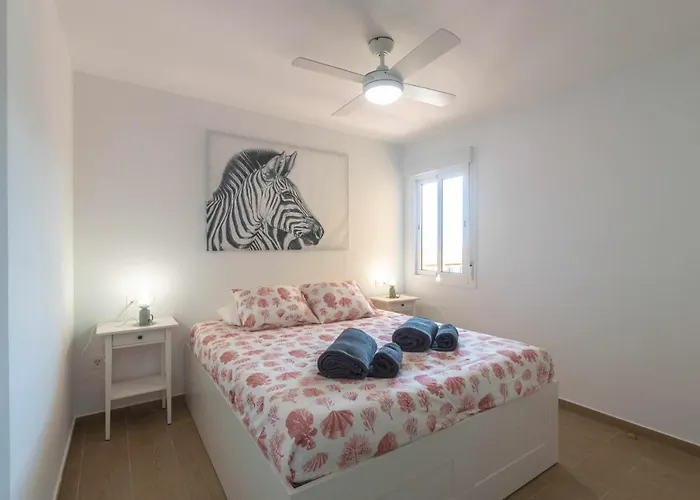 El Rocio, En La Playa De Cariluela 토레몰리노스