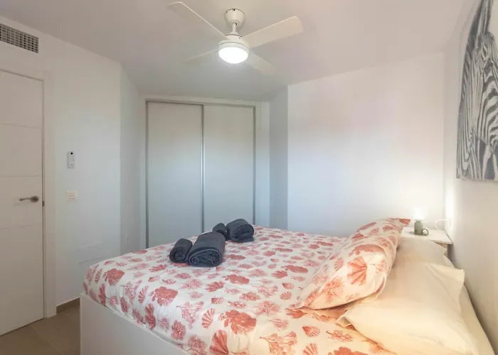 El Rocio, En La Playa De Cariluela 아파트 *